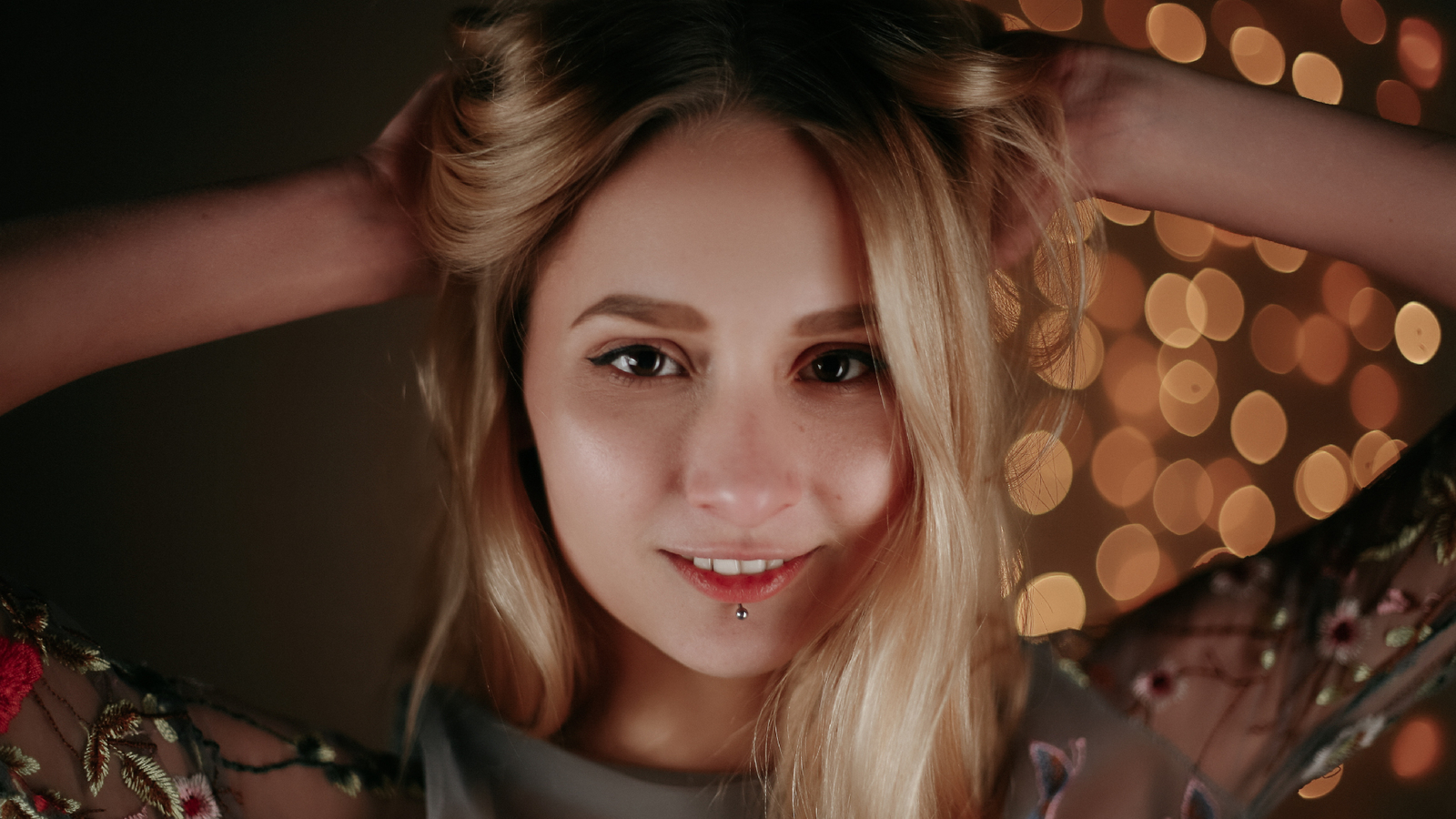 AmandaLeen glamour portrait