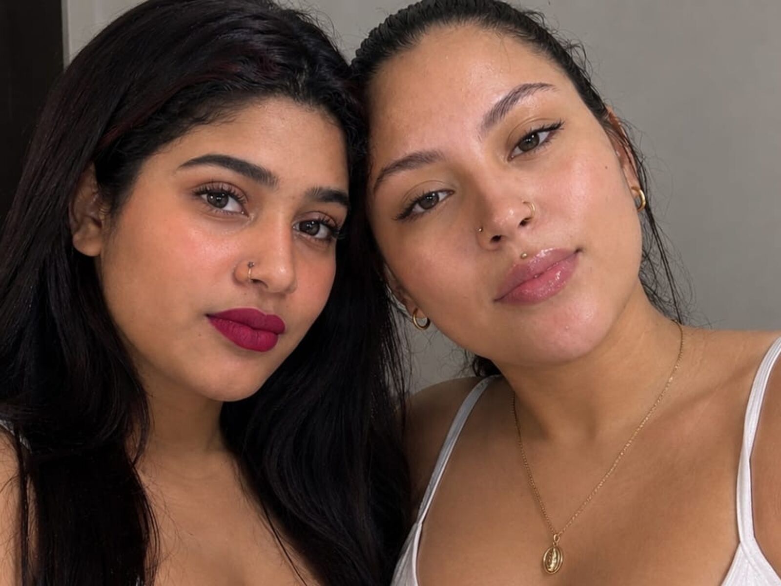 Live cam for LiaAndBiana