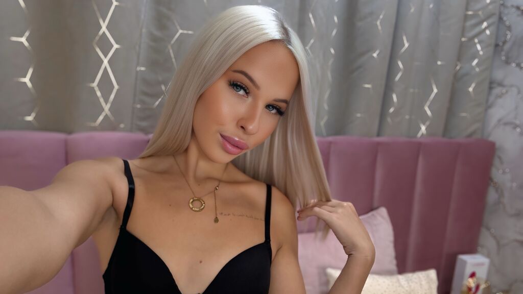Live Chat with PollyElfi on LiveJasmin