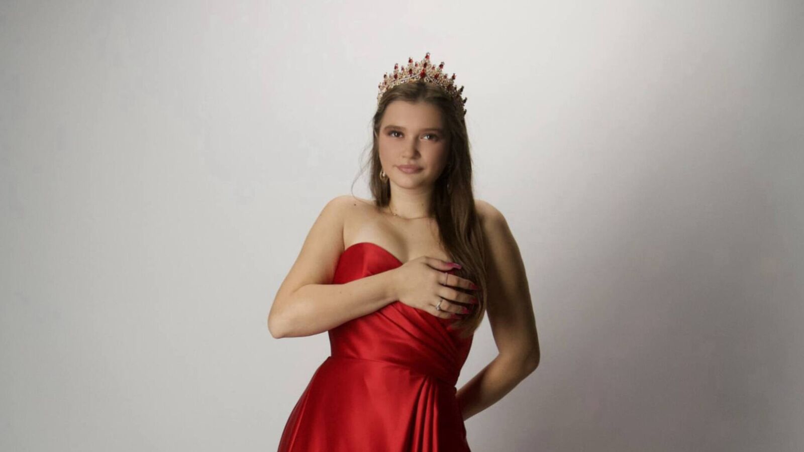 LindsayBister glamour portrait
