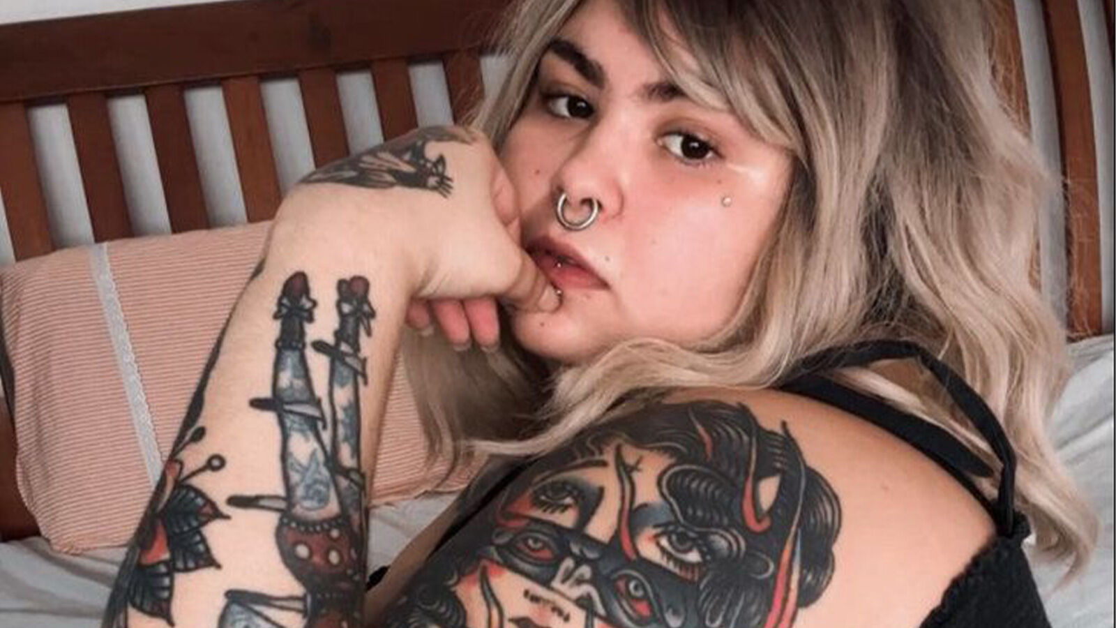 AnnieMelina erotic portrait