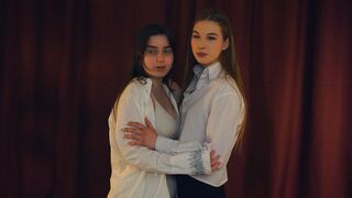 Kostenlos Nackt SunnAndThea