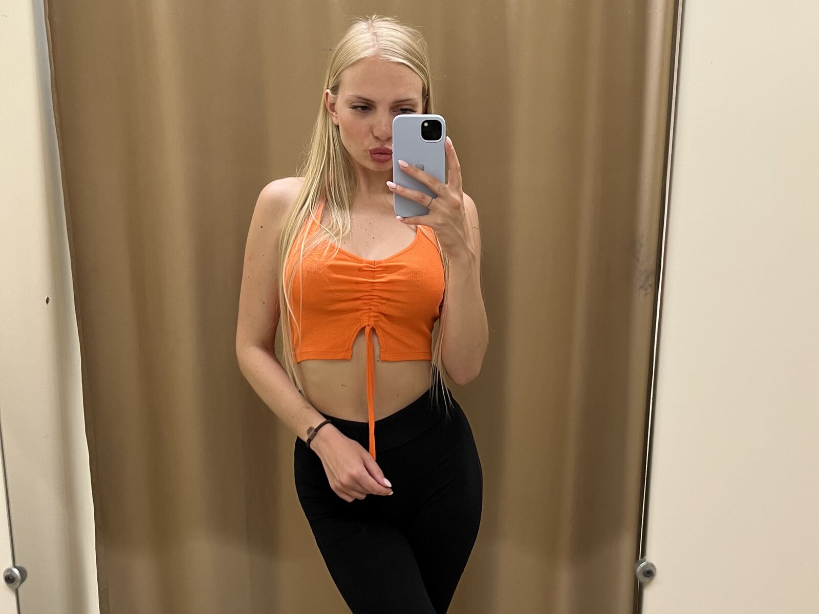 Live cam for NancyRalphs