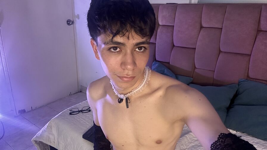 Watch ThomassTorres live on Sexyouup
