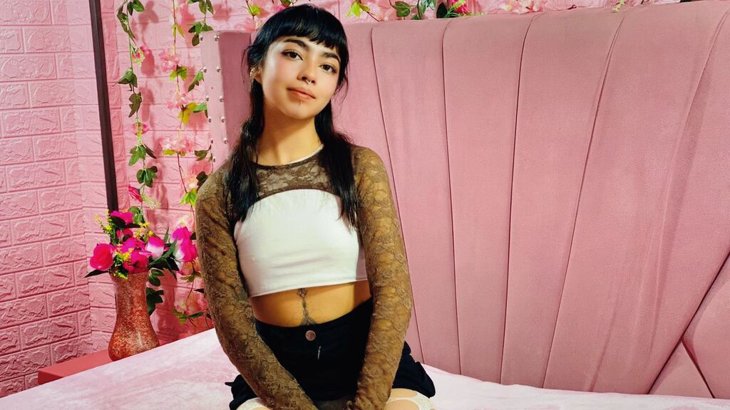 Sex chat gratuit in direct cu IvyLunna pe LiveJasmin