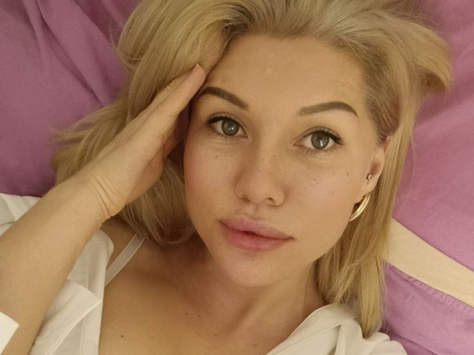 Live cam for LindsiLuvviv