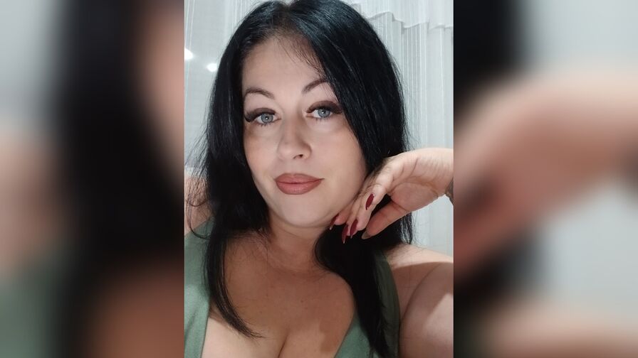 Watch SellenaBlom live on Club Ginger Blaze