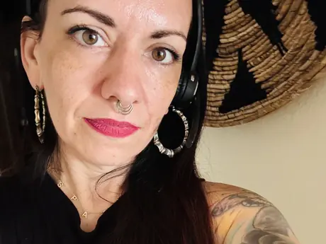 Chat with PiercedGoddess