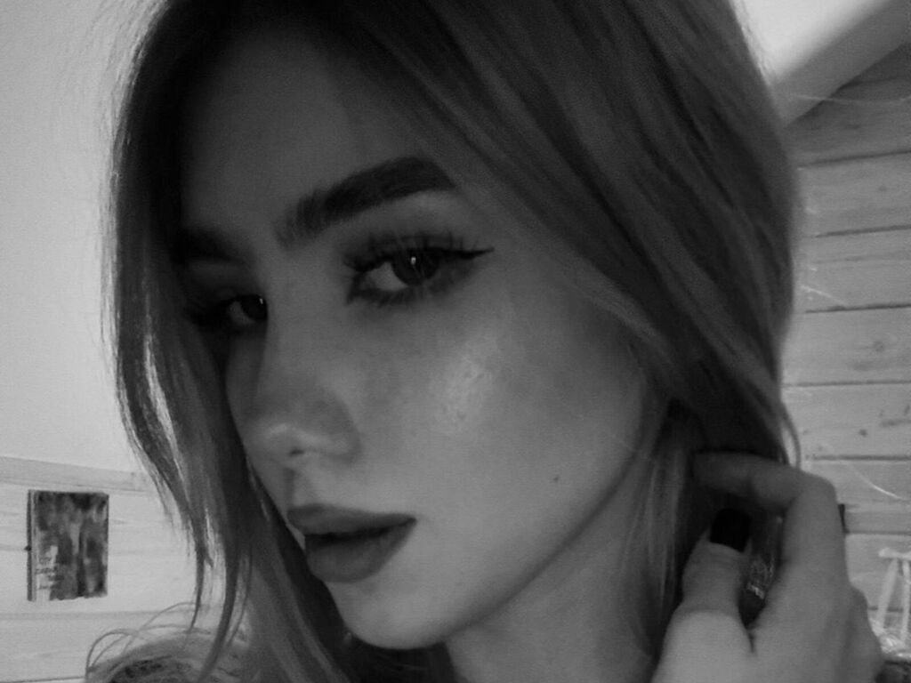 EmmaBlond – webcam model profile photo