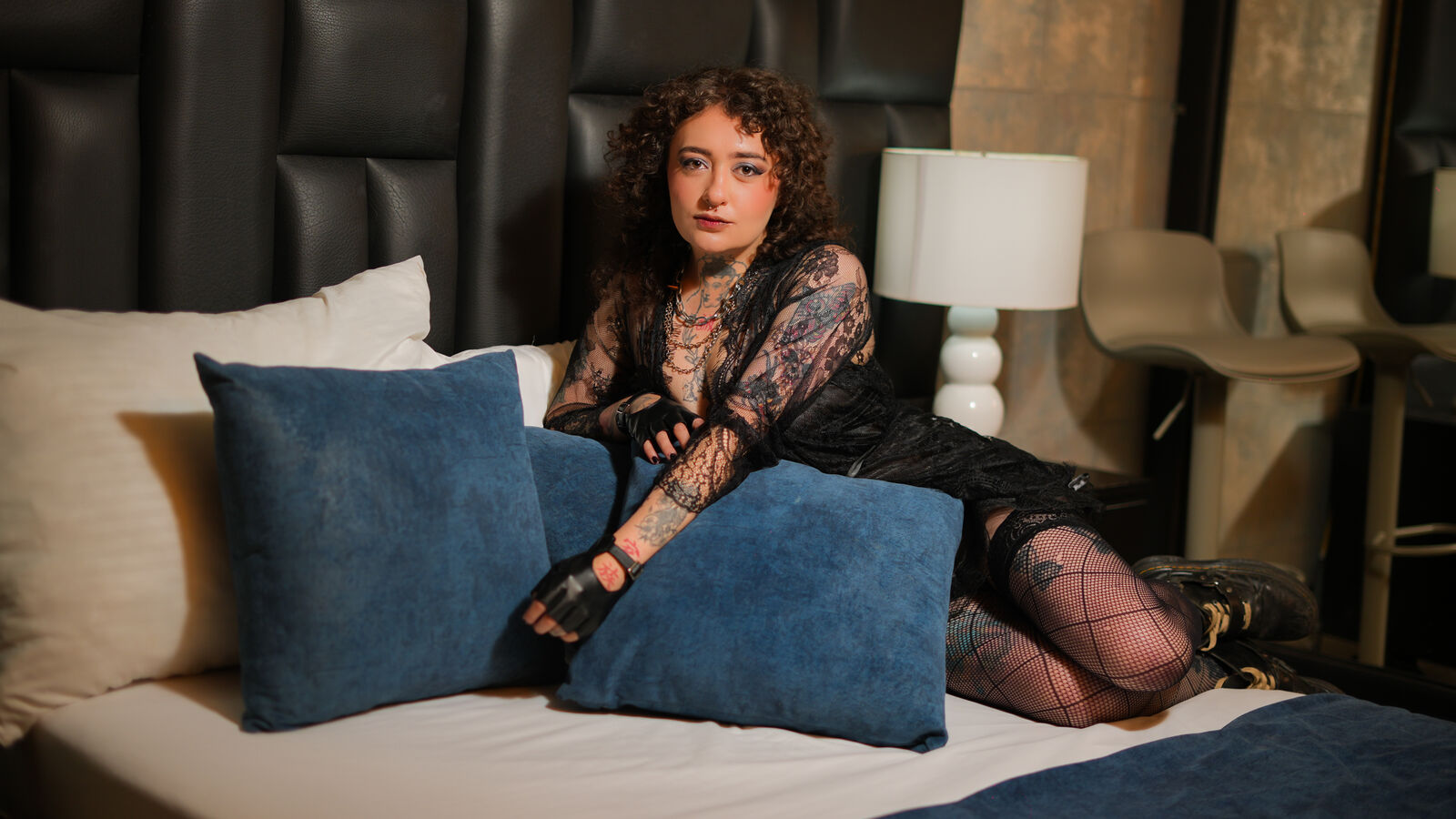 DaphneVelvet glamour portrait