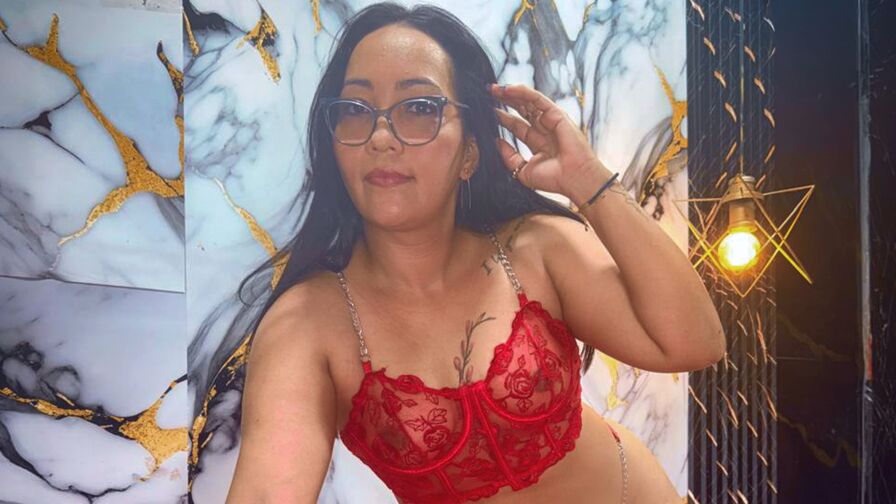 Watch EmmaZanni on NudiesOnlineCam.com