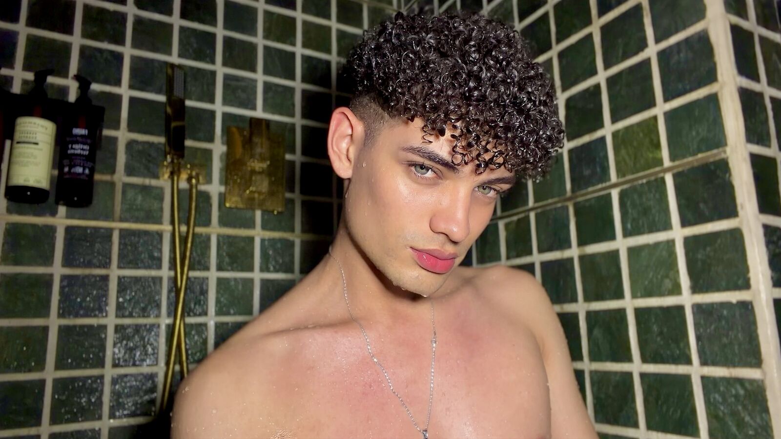 VillyXin glamour portrait