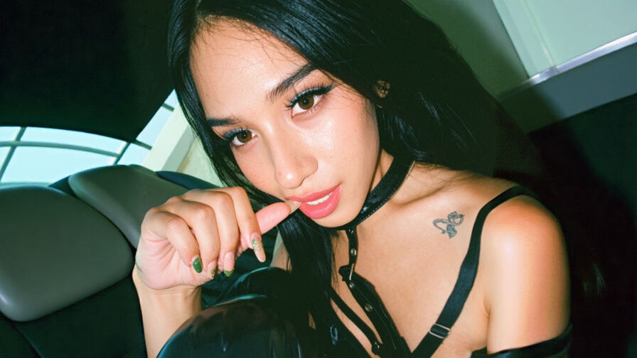 Watch VannesaSanchez live on DMS List