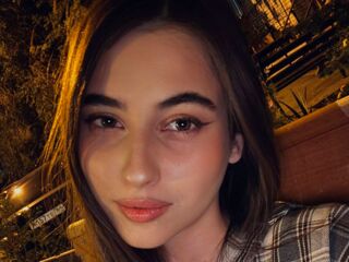 LeiaFrost]
