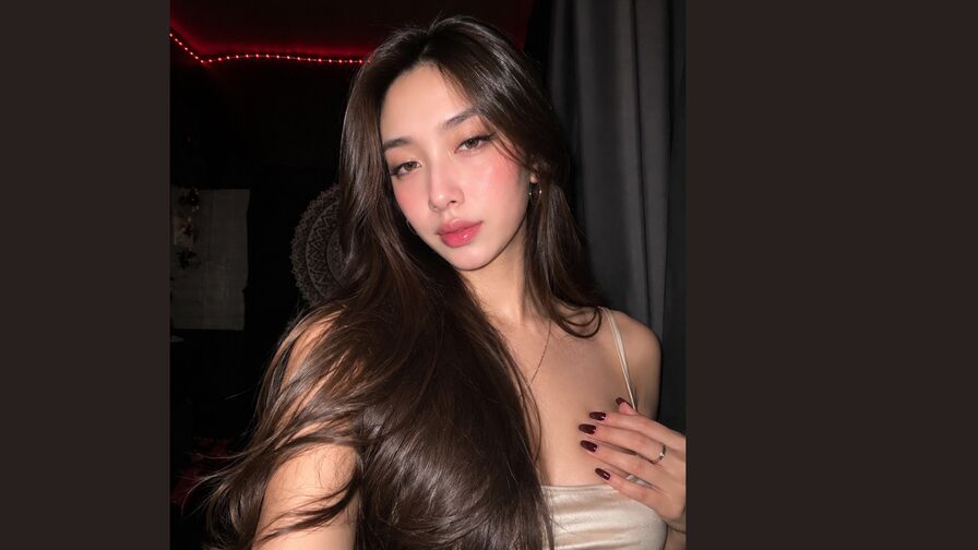 Watch AstridAmurri live on DMS List