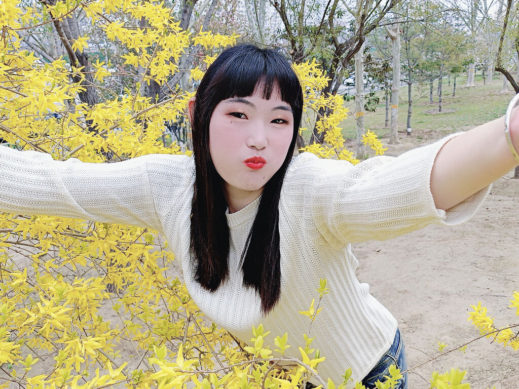 LouiseAnna age 24