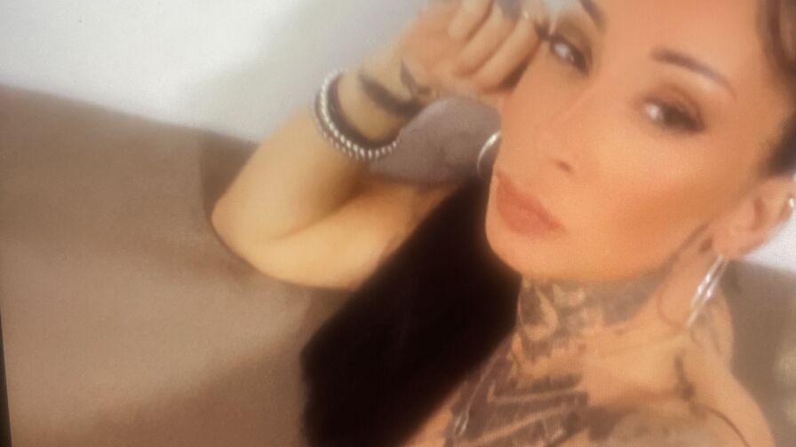 Live HD Nude Chat with SammieJays