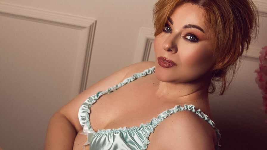 Watch AmeliaReds live on Amateur Porn