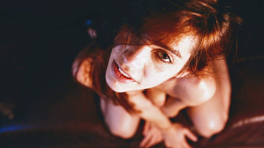 Watch CleoCharm live on Ultra Erotica