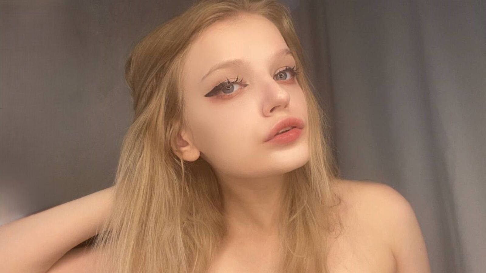 PetrinaKoehl glamour portrait