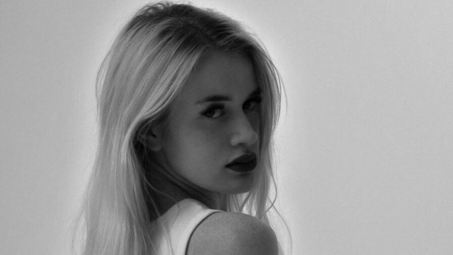 Watch MarianMuur live on Sexyouup