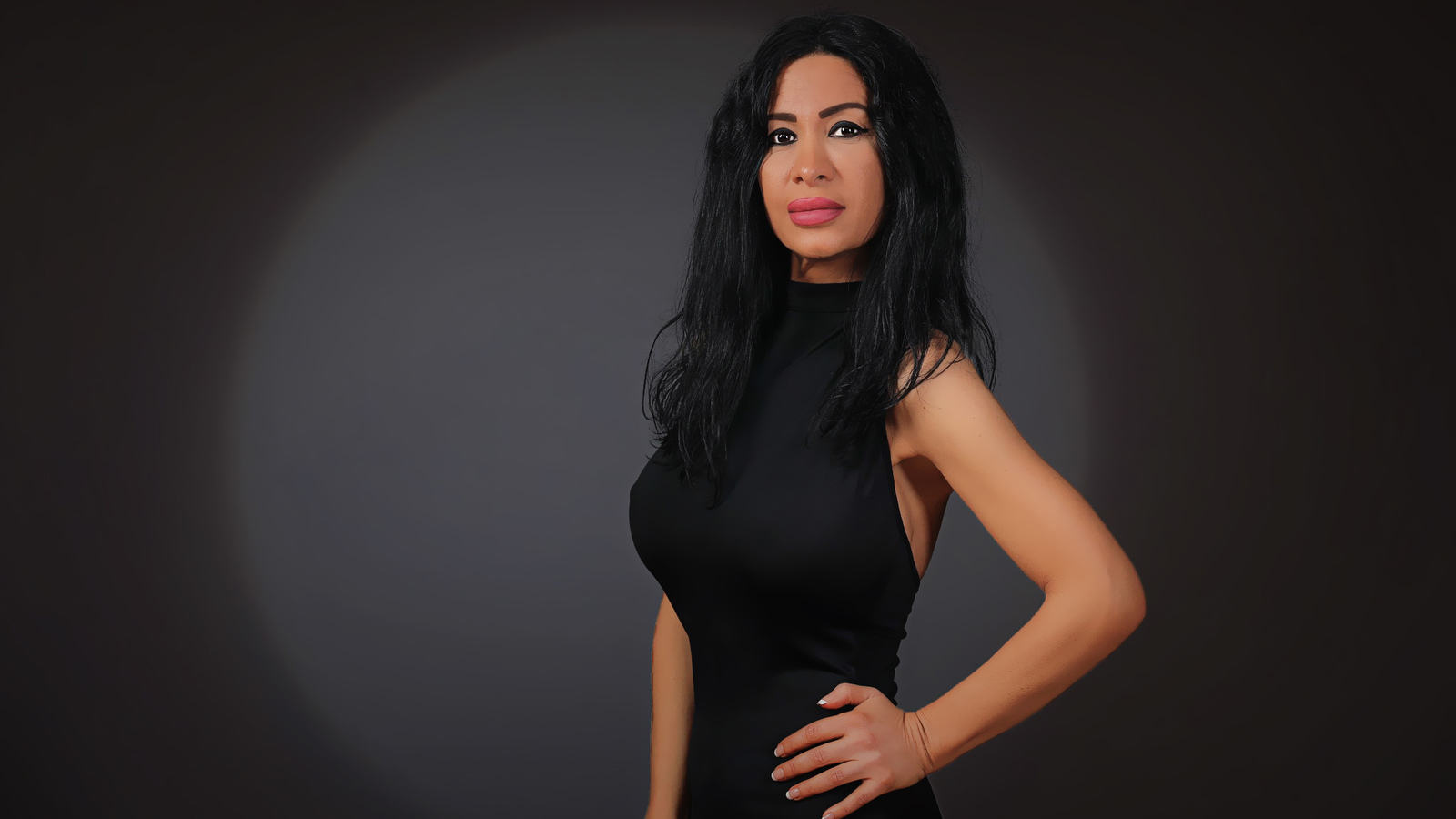 AnnemariaAdison glamour portrait