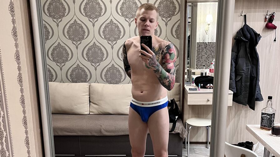 Watch AndreyMoroz live on The Hot Webcams