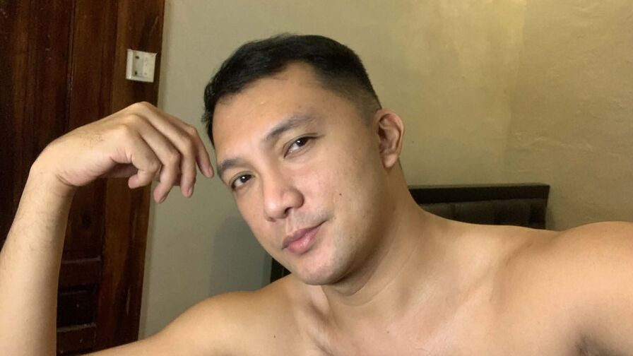 Watch MarkAmon live on Amateur Blogger🎉