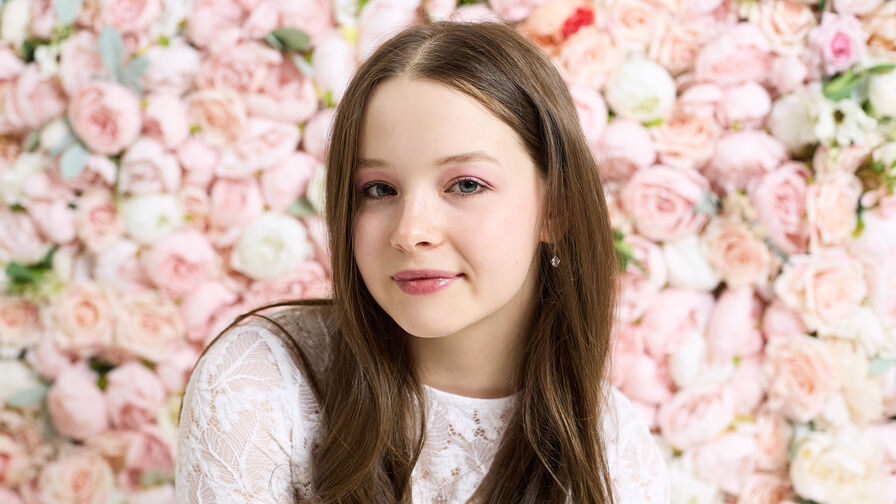 SydneyAnn – Female | She Tabe