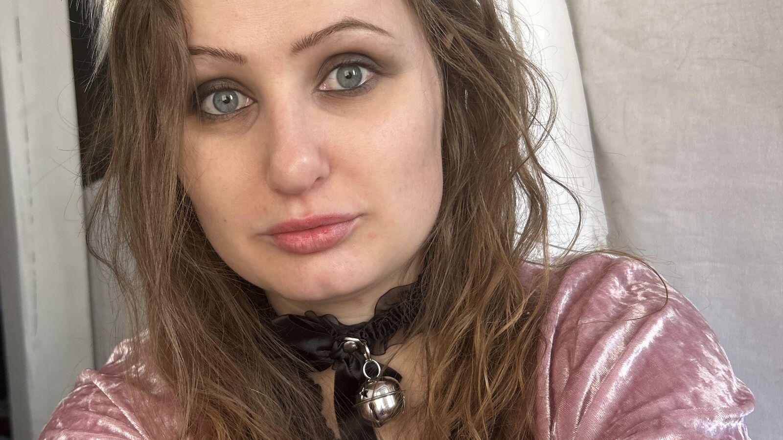 LItllBobs erotic portrait