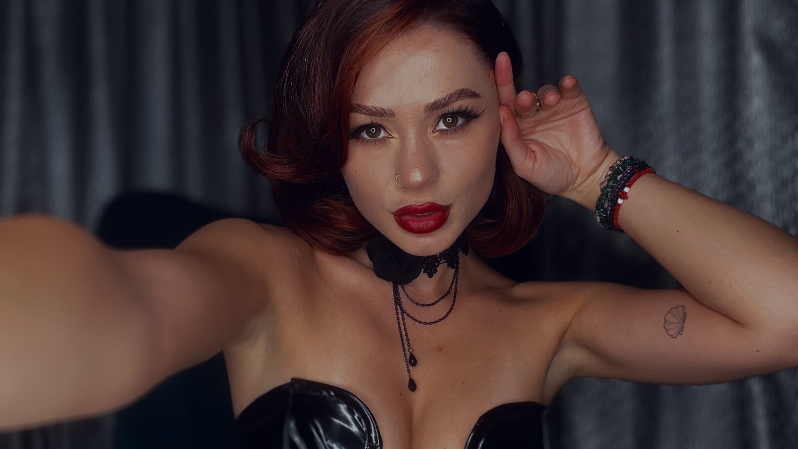 AlayaFlame erotic portrait