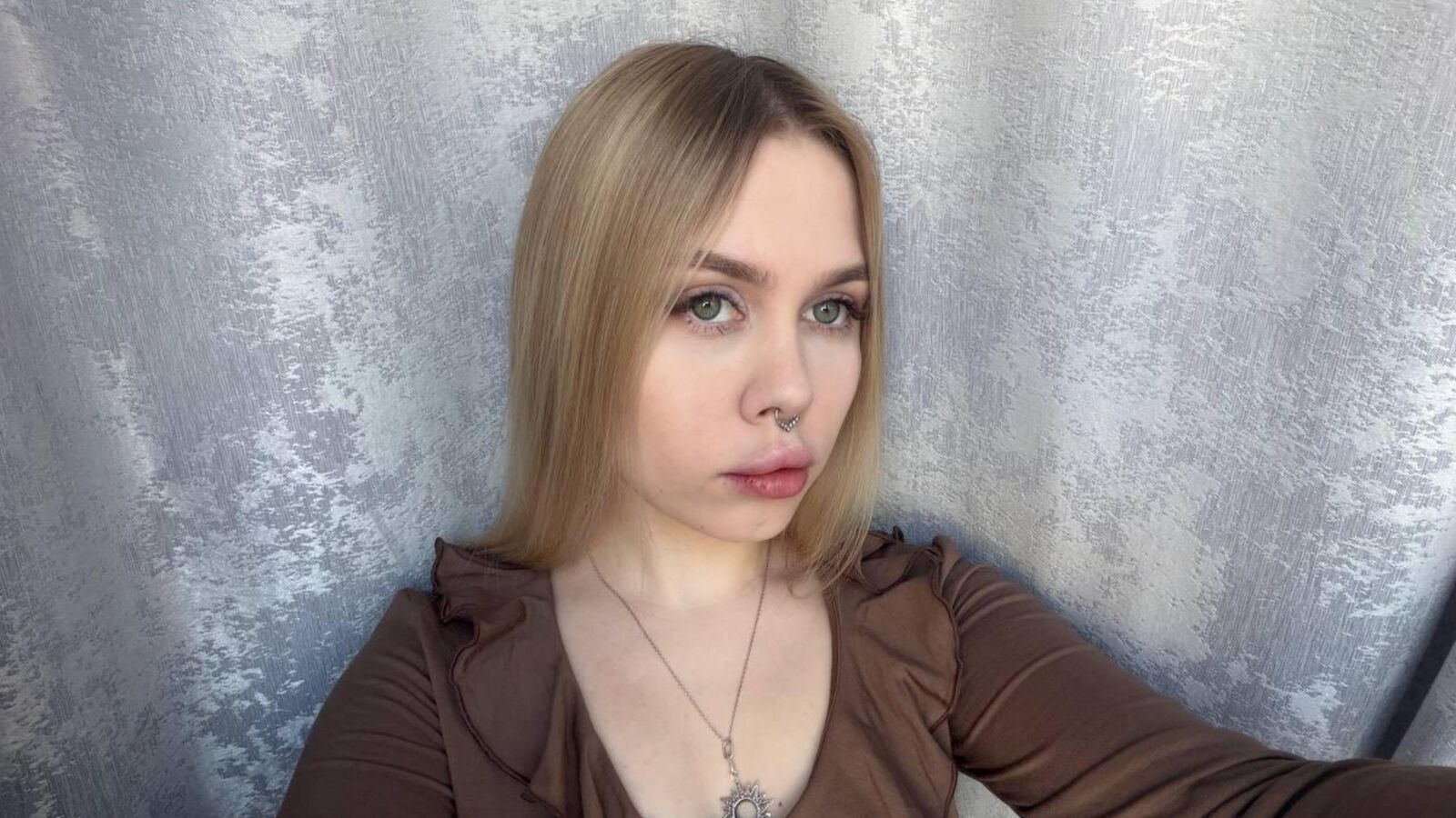 LilianaCross glamour portrait
