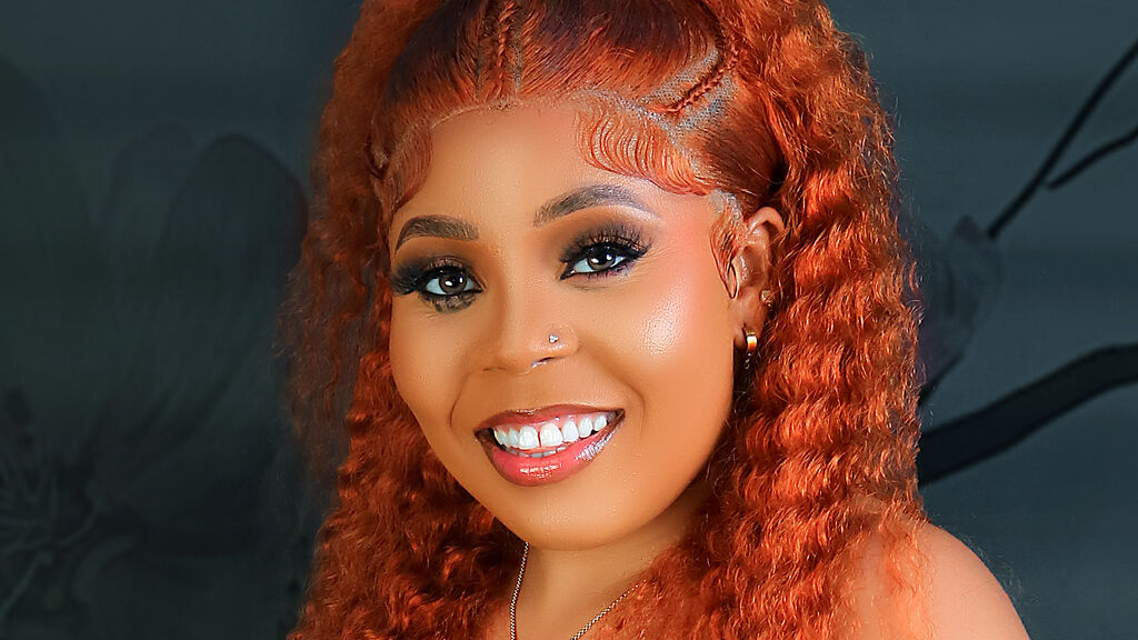 Watch  MiaEnzo live on LiveJasmin