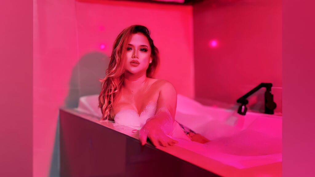 AmaraMari Live Cam on LiveJasmin