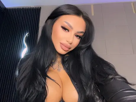 Chat with CherrieMadisson