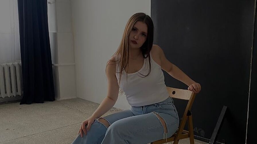 SageTibbals live cam model on MistressWorld