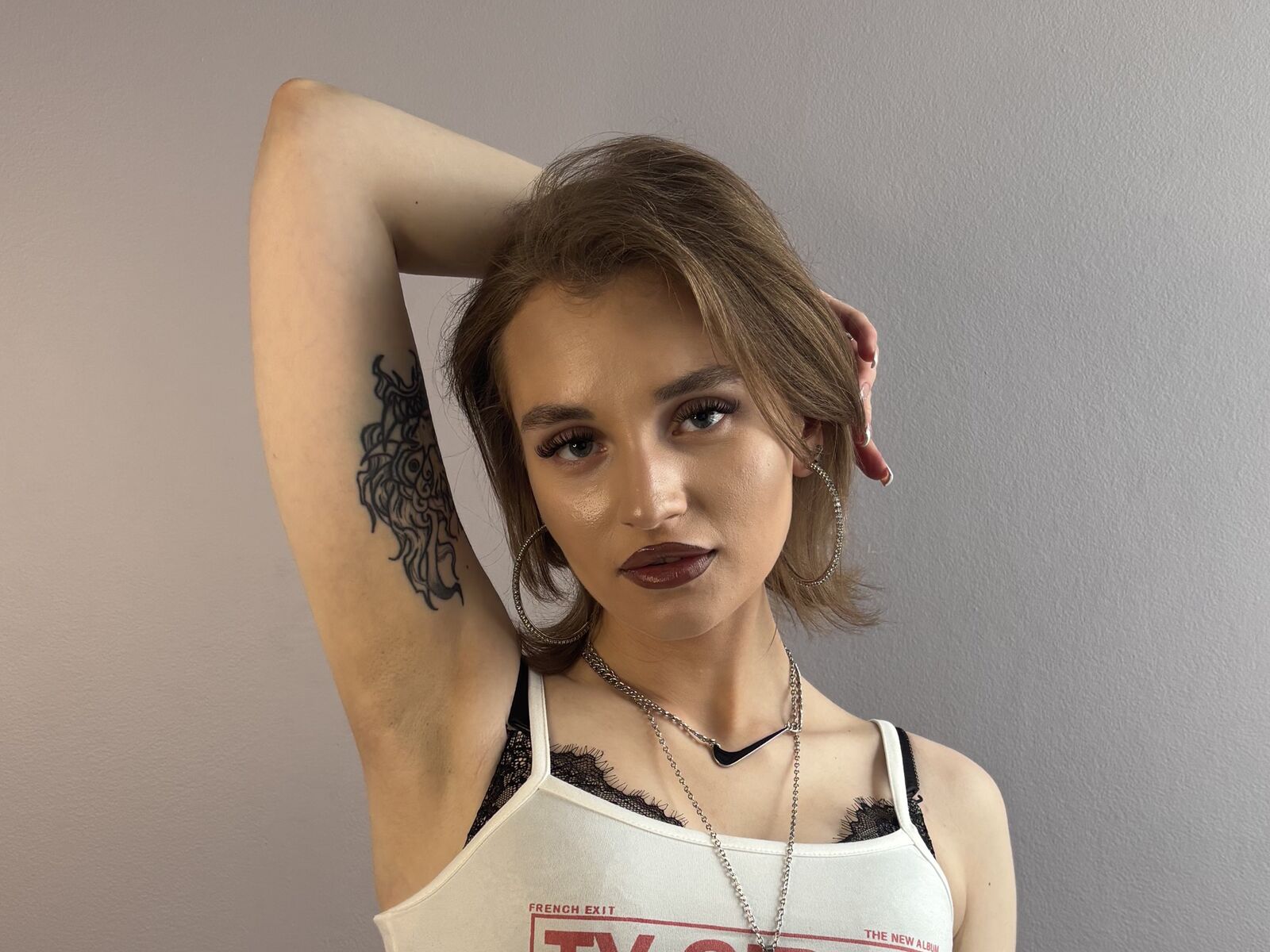 Live cam for CammiePratten