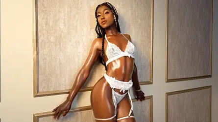 MelanieBahamon Chatraum