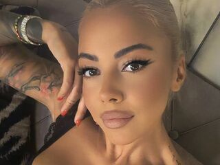 Sexy profile pic of NaomiBlakee