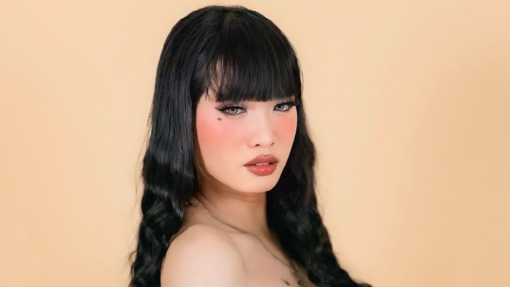 Live Chat with CharlotGrand on LiveJasmin