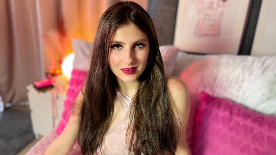SeraphinaFrost's live cam