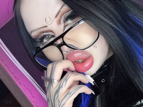 Chat with ElianaScott
