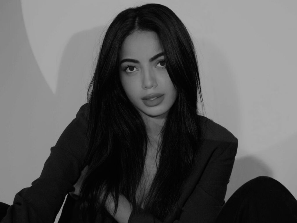 AmaraValmont – webcam model profile photo