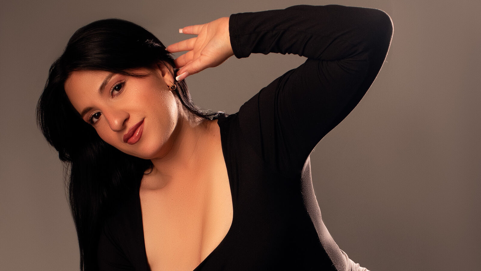 MyaAmstrong glamour portrait