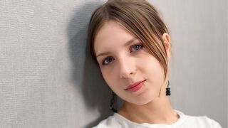SariCroson Live Webcam on LiveJasmin