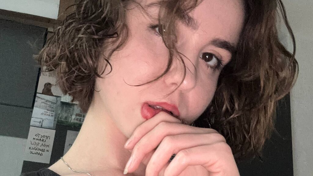 Sex chat gratuit in direct cu HilaryGanfield pe LiveJasmin