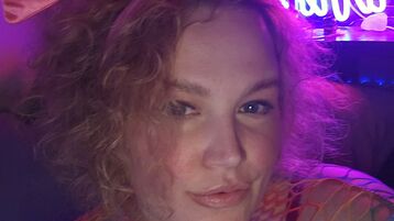 JezebelleJones webcam show