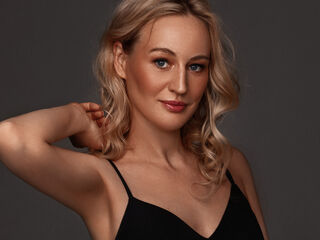 Webcam model AbeyAmaze from LiveJasmin