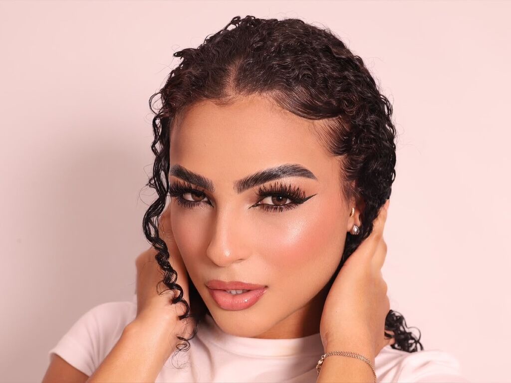 ZoeRiveira live cam performer profile
