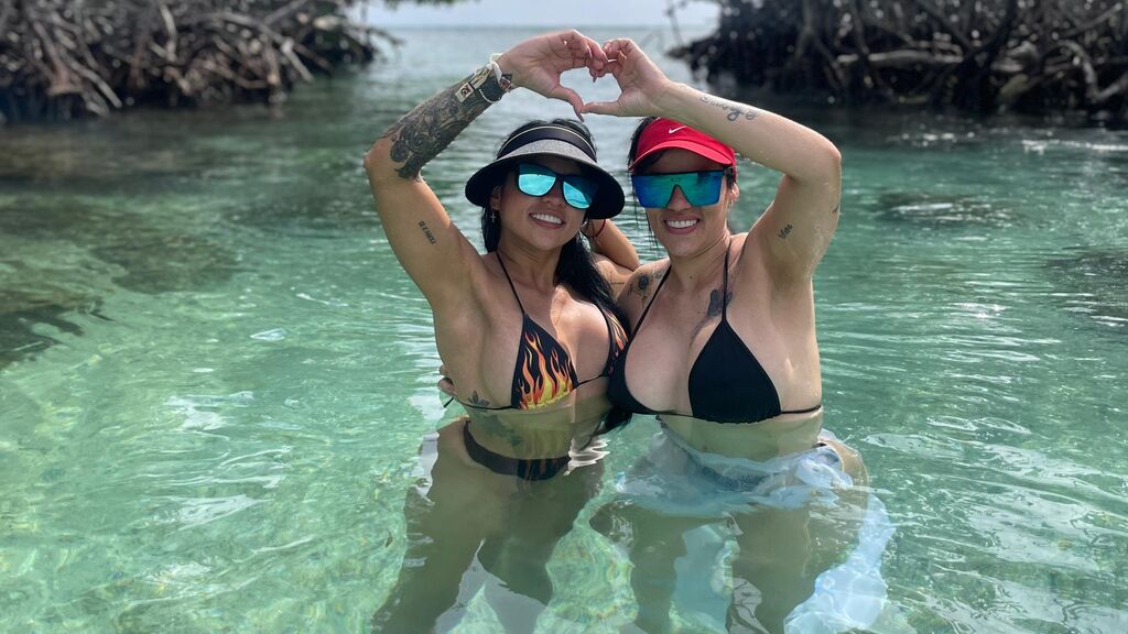Watch TatiandNatasha live on cam on LiveJasmin